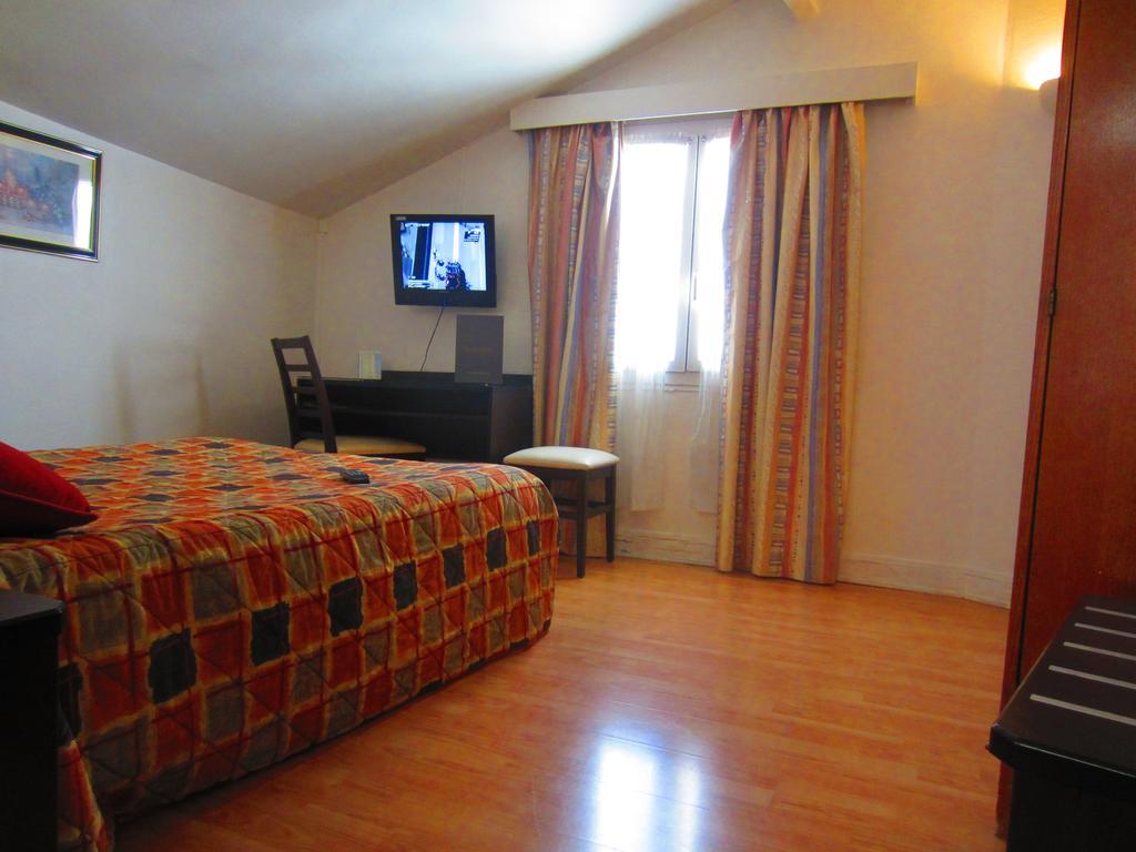 Amiot Hotel Paris Bagian luar foto
