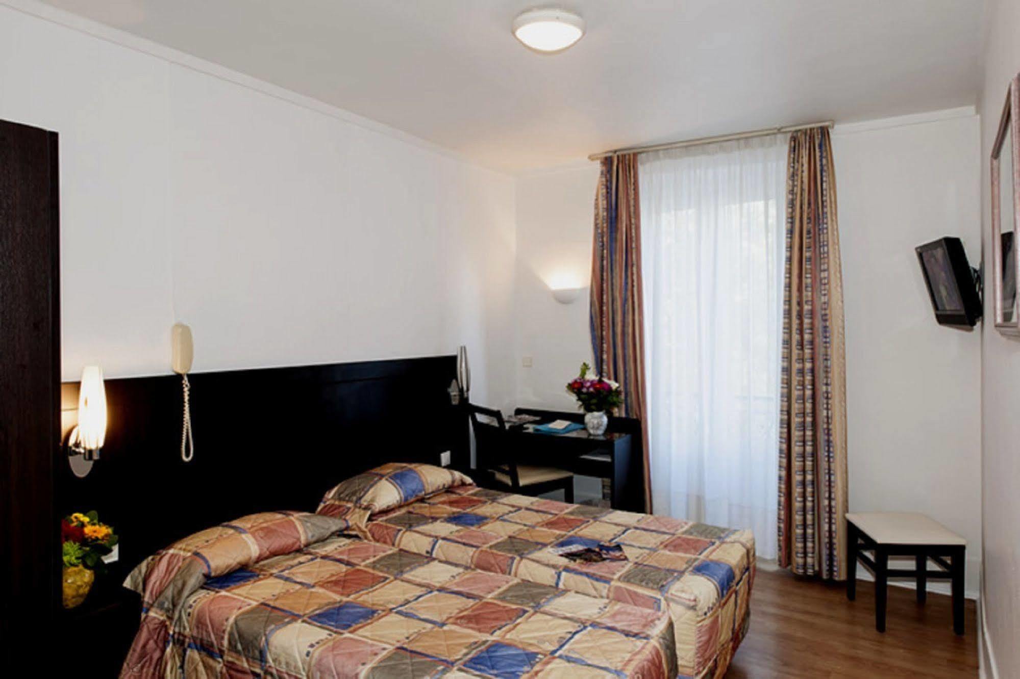 Amiot Hotel Paris Bagian luar foto